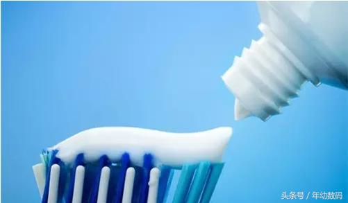 如何辨别手机屏幕划痕还是裂痕,苹果手机屏幕划痕修复最佳方法