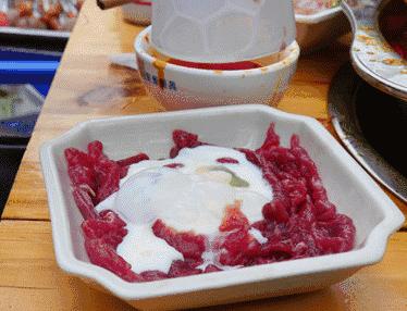 排队3个小时只为这顿网红火锅,单日排队8万人的火锅