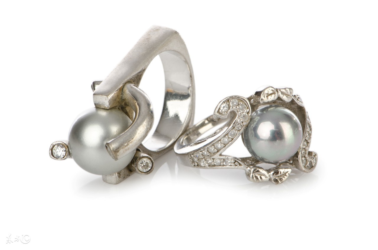 银饰变黑是因为身体不好吗,银饰变黑用什么水烧会变白