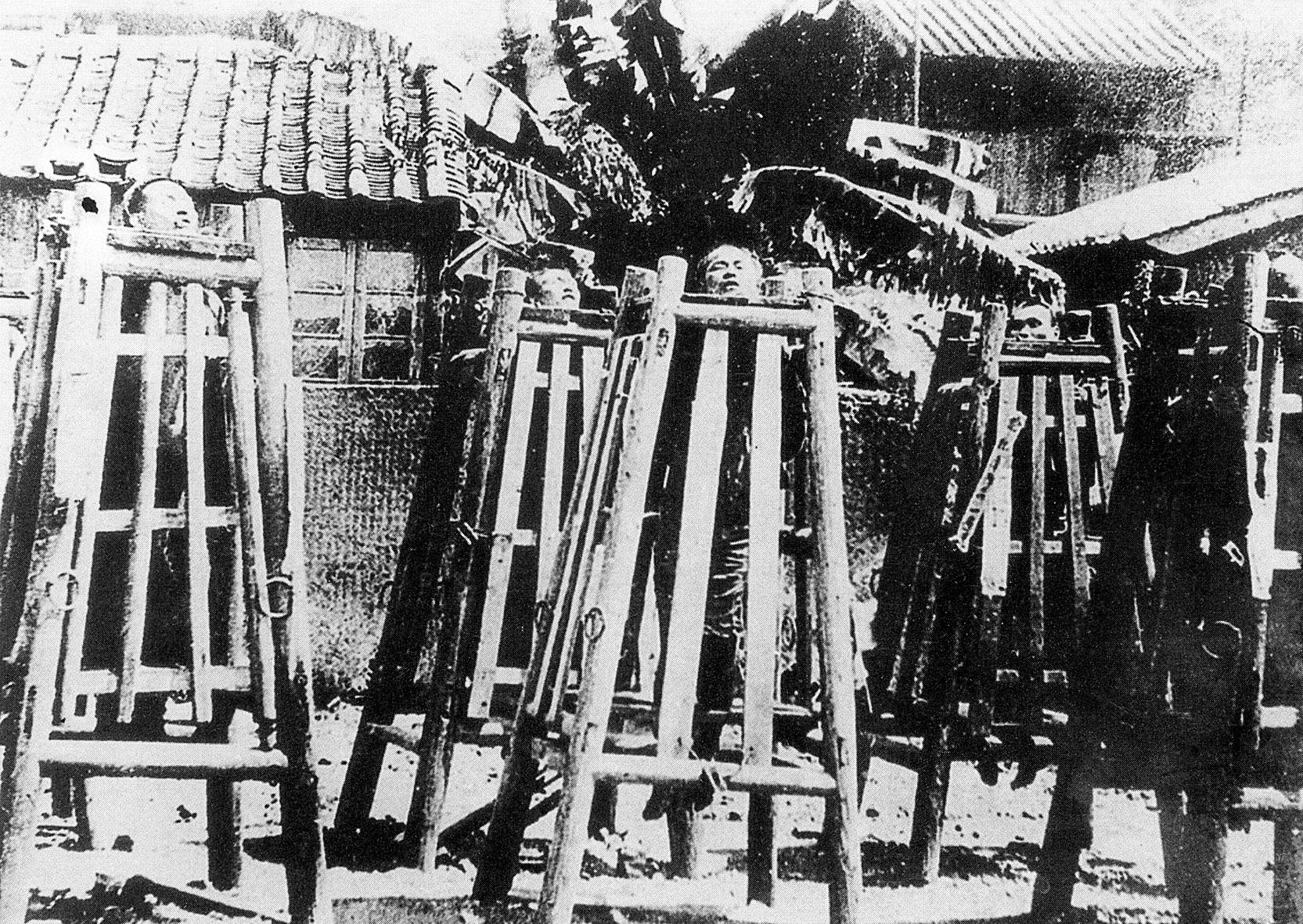 两副对联，五百精兵，潮州府里无敌手，老百姓竖起大拇指