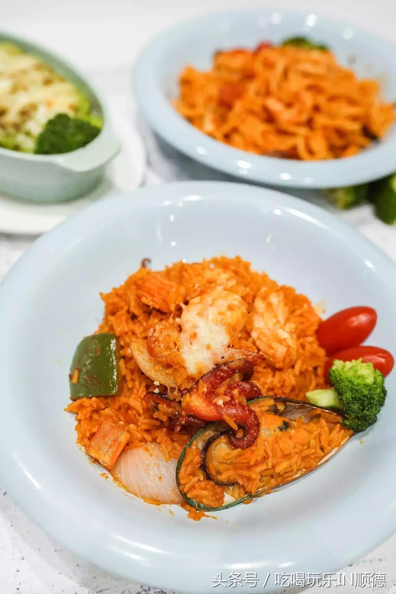 连送3日奶茶！吃饭要先买船票？这家港味餐厅竟然承包了整个码头