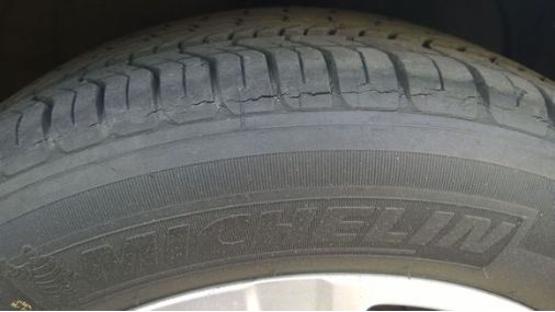 车子总是慢撒气该怎么办,车轮慢撒气检查不出来咋办