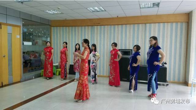 废旧物做战袍,红山街工疗站“环保+”创意演绎“服装时尚秀”