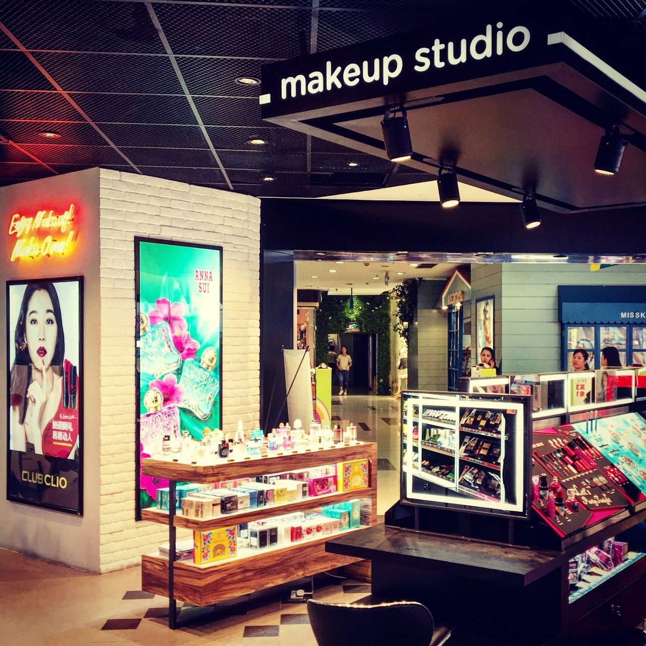 八吉岛开业/iapm匡威新形象/湖滨道开了家亲子餐厅|扫街