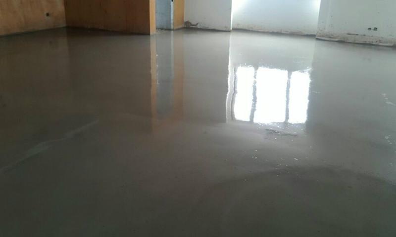 新房装修地面做自流平好不好,新房装修地面水泥清理