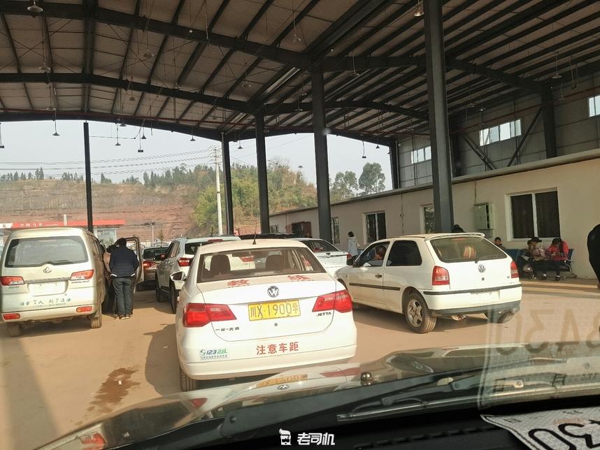 刚毕业大学生买二手车,大学生刚毕业想买个二手车