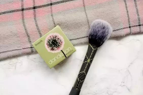 迪丽热巴高圆圆同款双肩包 (迪丽热巴高圆圆同款双肩包哪里买)