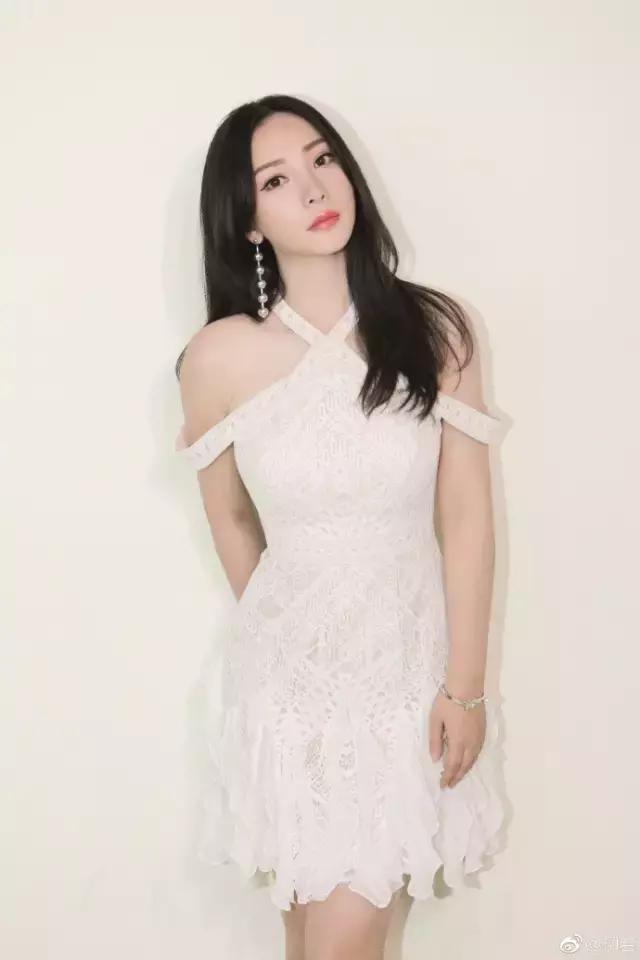 迪丽热巴高圆圆同款双肩包 (迪丽热巴高圆圆同款双肩包哪里买)