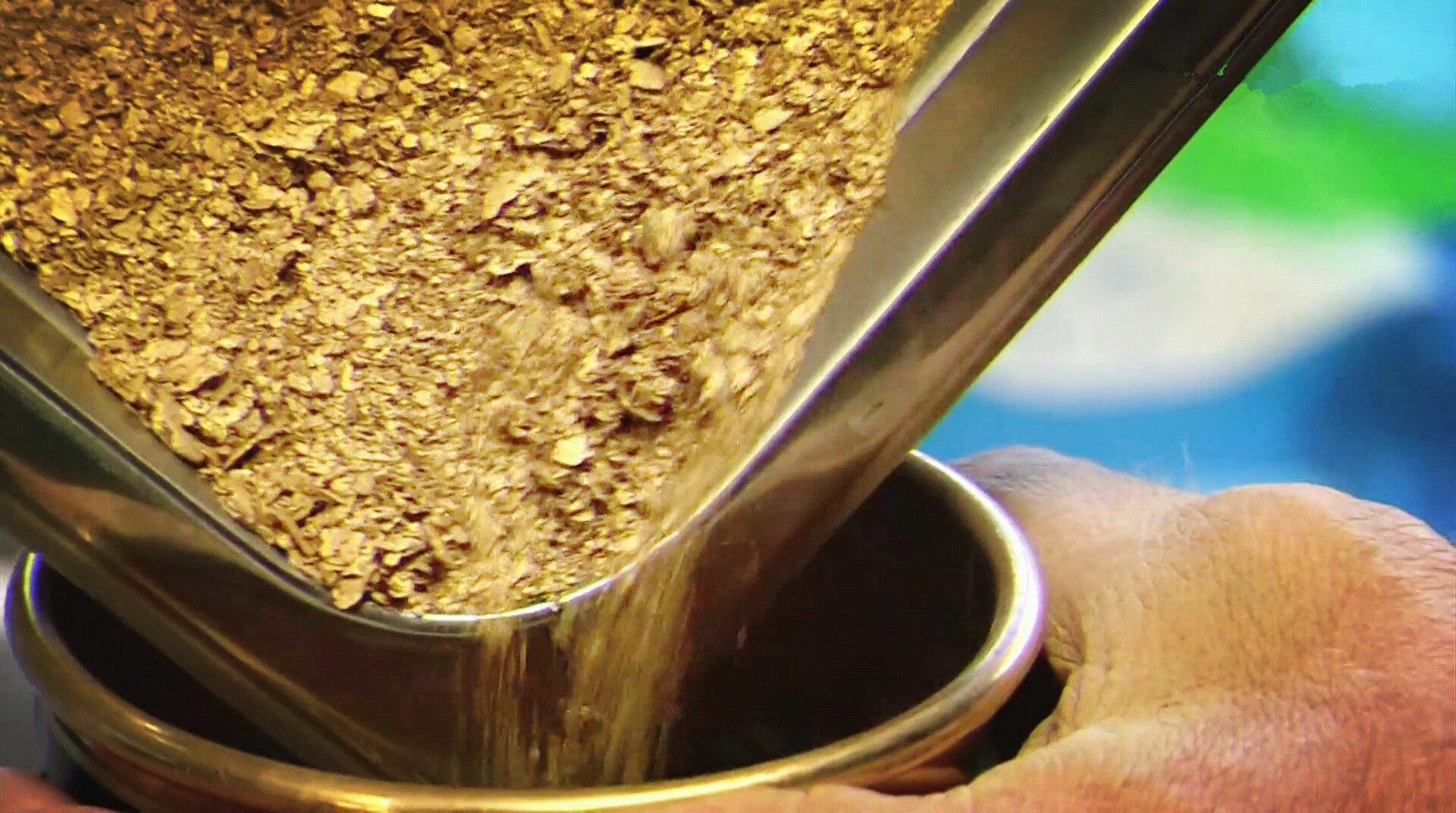 黄金怎么采出来的视频,黄金是如何提炼出来的视频