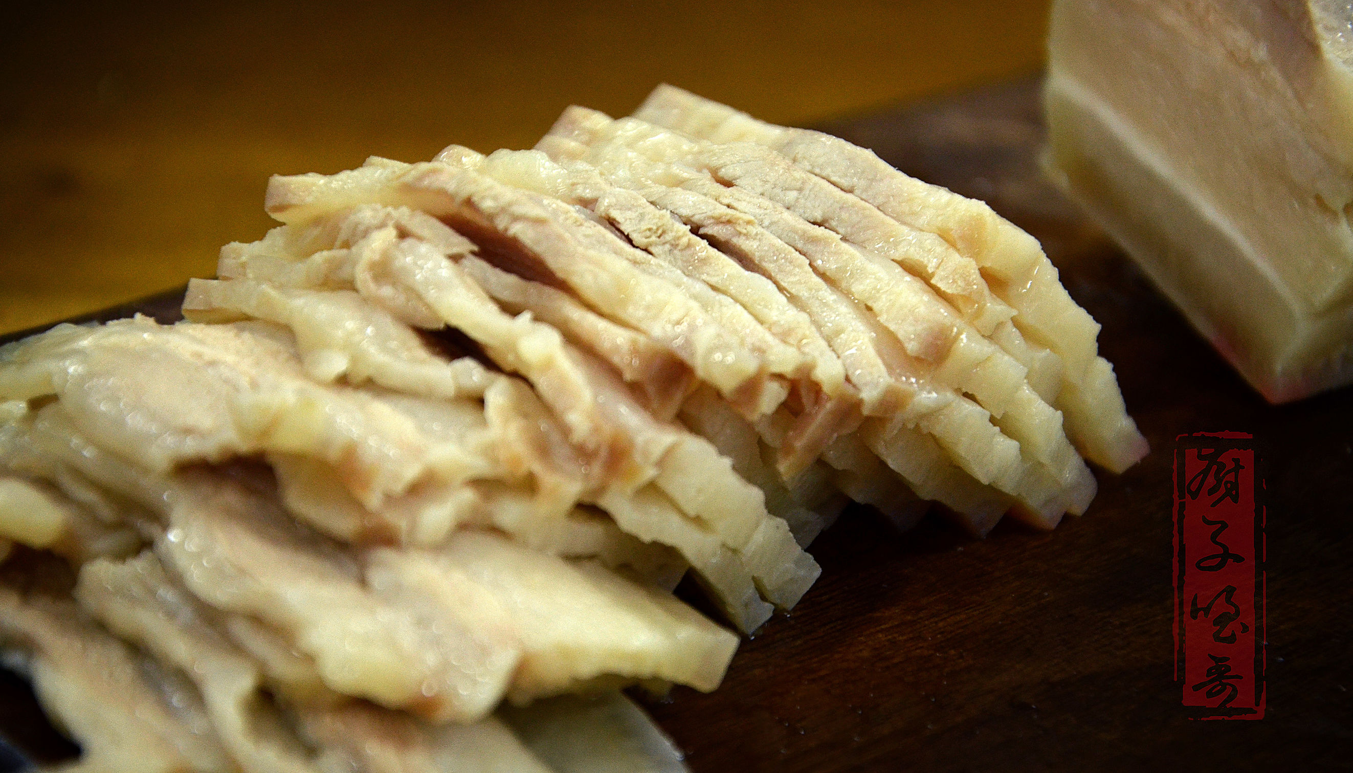 大厨教你正宗蒜泥白肉的做法,十分钟就能上桌的视频