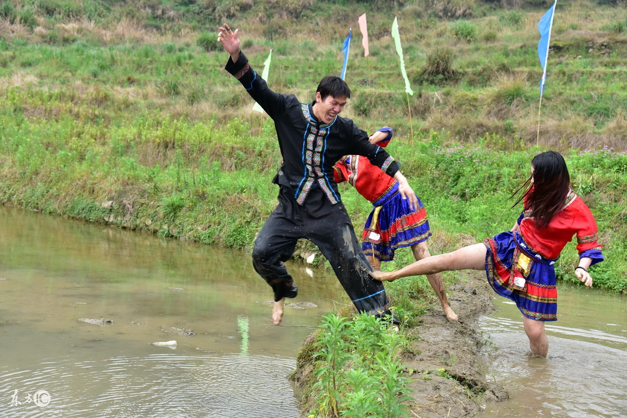 养不起丈夫，枉做一世女人！壮族姑娘都这么豪迈吗？