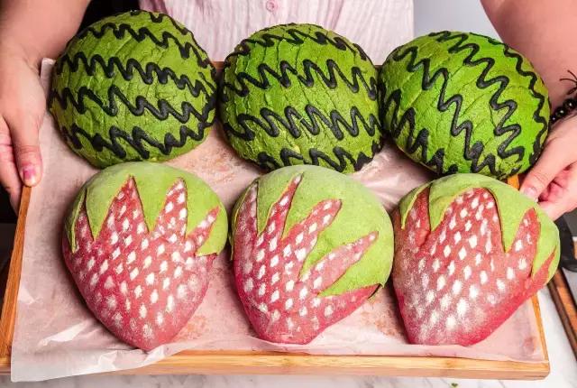 gucci和ysl哪个包包好,ysl和gucci包谁更值得买