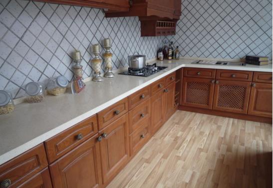 吸塑橱柜和模压橱柜,装修橱柜用模压好还是吸塑门板好