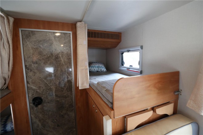 奔驰凯伦宾威24h双拓展旅居房车,凯伦宾威50万左右