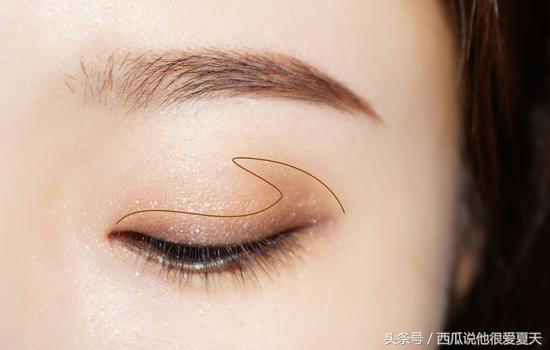 素颜妆化妆的正确步骤教程,素颜妆的步骤初学者如何化淡妆