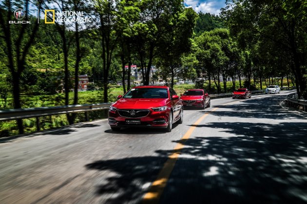 如丝般顺滑的驾驶感受,别克君威28t尊贵版试驾