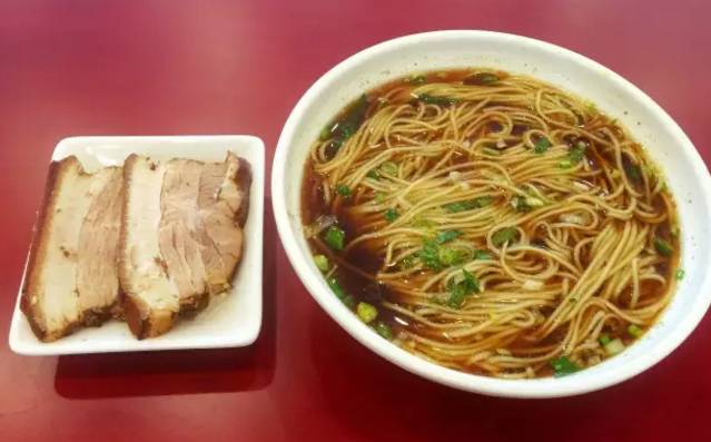 你这么懂事,一定很少有人心疼你吧?这些粥面馆,治愈你的辛酸