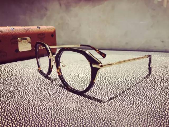 一日一物分享,井柏然同款黑框眼镜