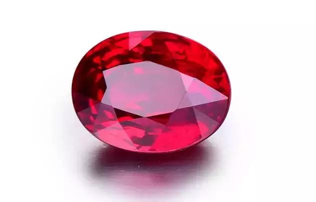 中国游客在柬埔寨被坑4.6万，竟买了充填红宝！