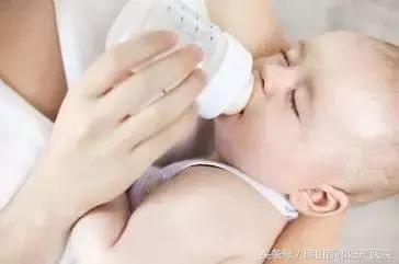 宝宝经常吐奶怎么办好,宝宝总是吐奶有什么好方法