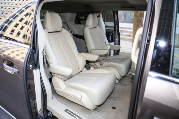 别克gl8商旅尊贵型2.0t,gl8别克商旅版