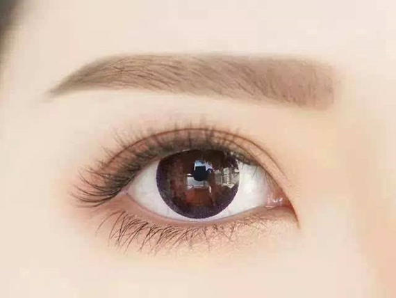 白色美瞳的正确戴法,美瞳的正确戴法小仙女