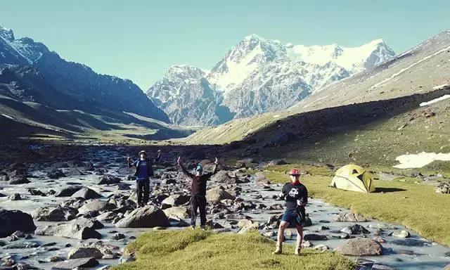 维族少年曾被当成小偷，用青春记录极限经历和令人愉悦的濒死体验