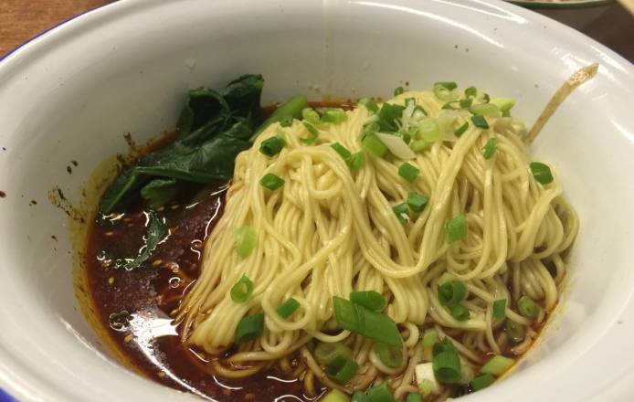 你这么懂事,一定很少有人心疼你吧?这些粥面馆,治愈你的辛酸