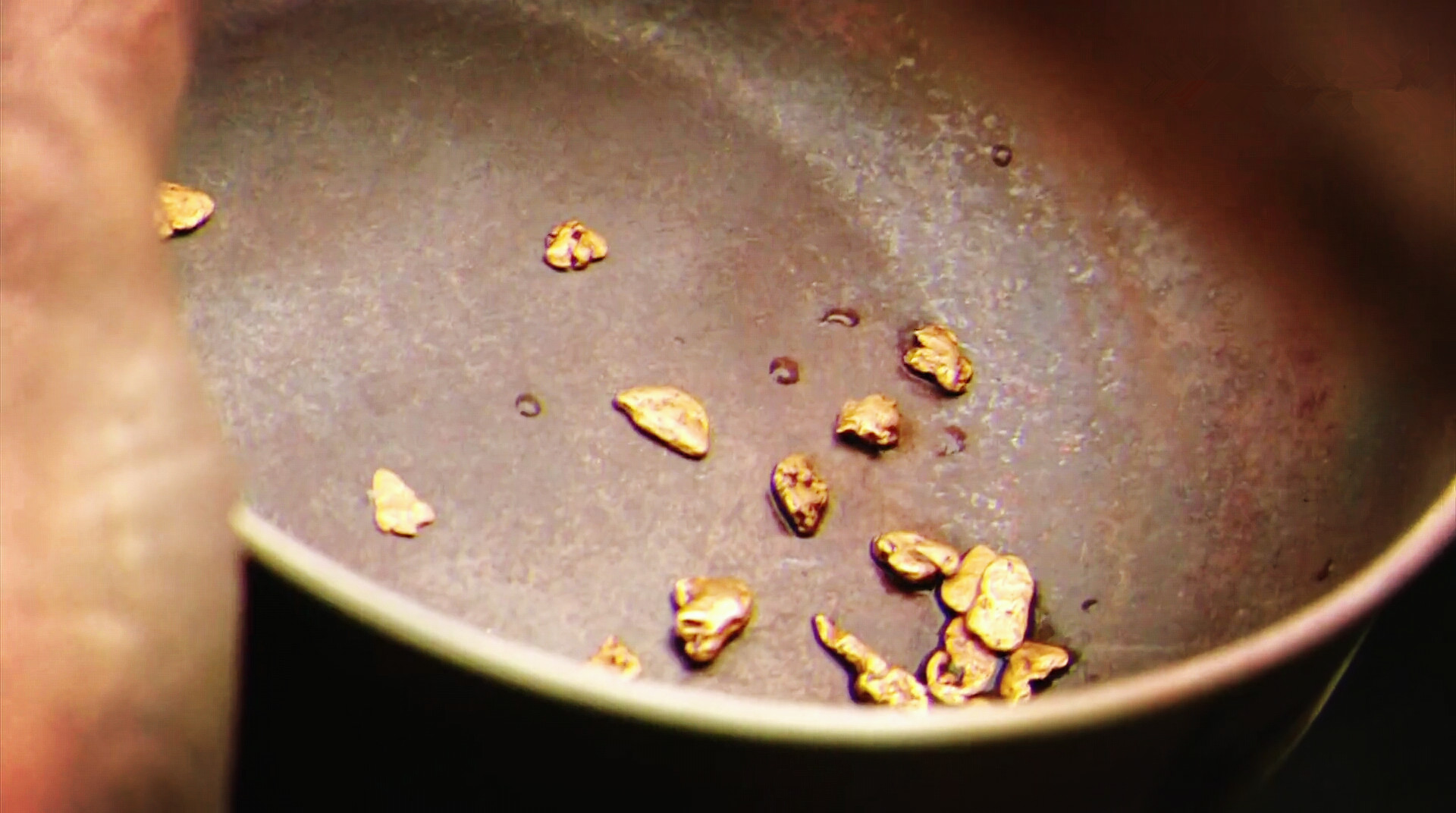 黄金怎么采出来的视频,黄金是如何提炼出来的视频