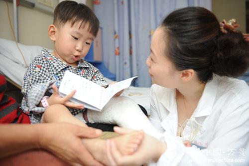 还记得吗？曾经我们一起爱过的小炜伊，准备读三年级了