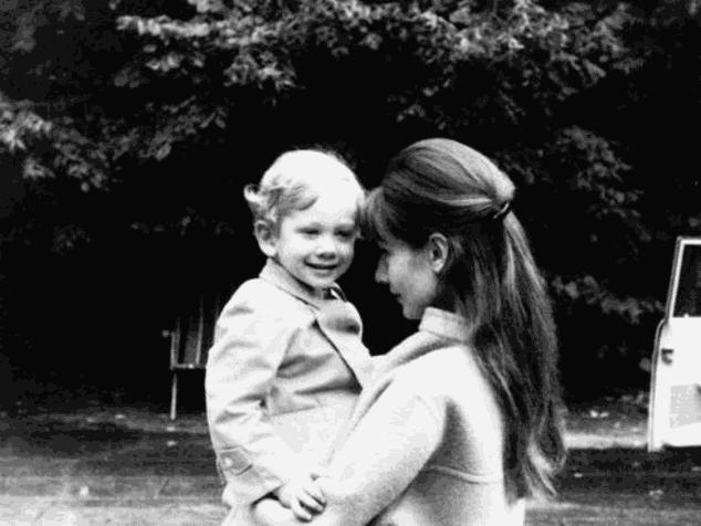 奥黛丽赫本的时代以什么为美,奥黛丽赫本优雅永不过时视频