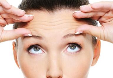 有抬头纹怎么办如何消除抬头纹,激光祛抬头纹和玻尿酸去抬头纹