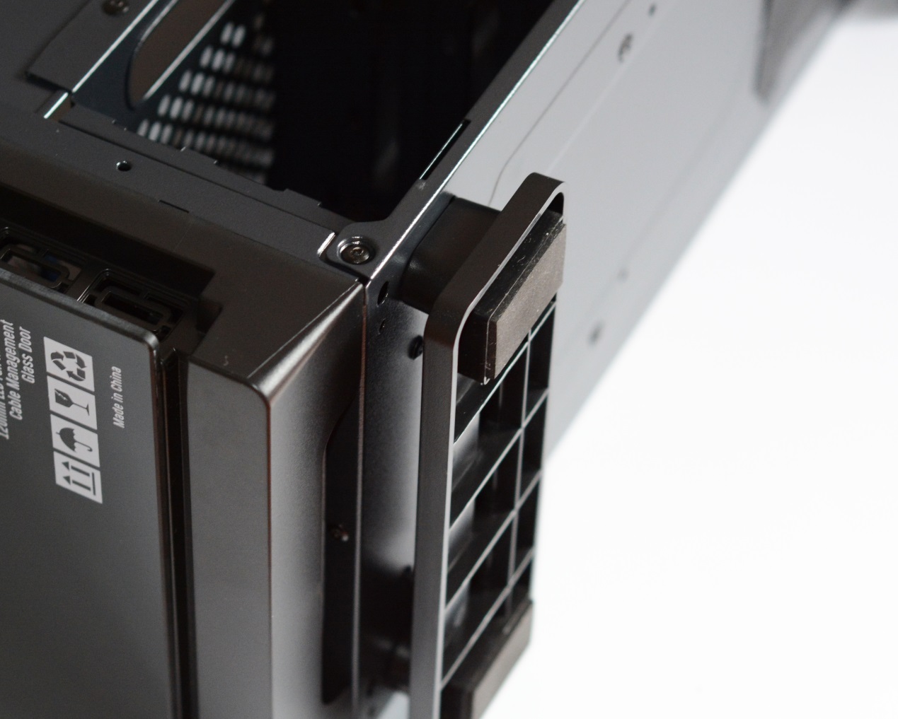 炫酷电竞游戏机箱哪家强,炫酷电竞游戏电脑机箱推荐