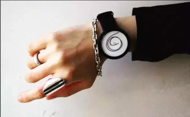 不搞块够屌的表，小姐姐怎么会跟你跑？！