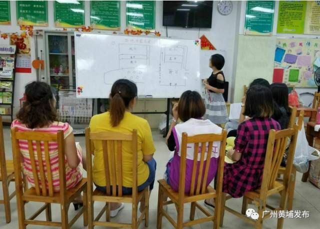 废旧物做战袍,红山街工疗站“环保+”创意演绎“服装时尚秀”