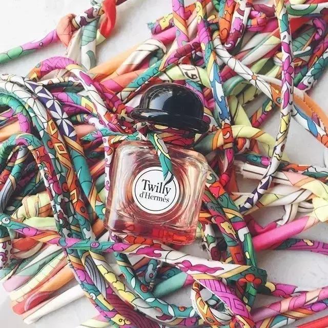 爱马仕lv丝巾,爱马仕丝巾香水情人节限定
