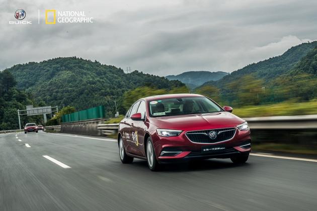 如丝般顺滑的驾驶感受,别克君威28t尊贵版试驾