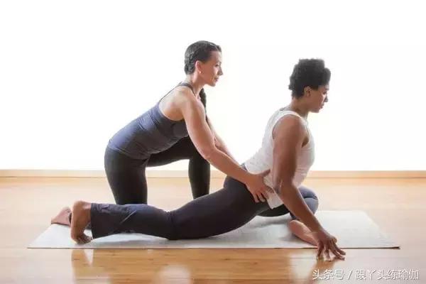 瑜伽108个入门体式精讲,瑜伽健身入门在家自学