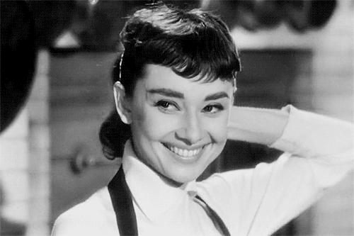 奥黛丽赫本的时代以什么为美,奥黛丽赫本优雅永不过时视频