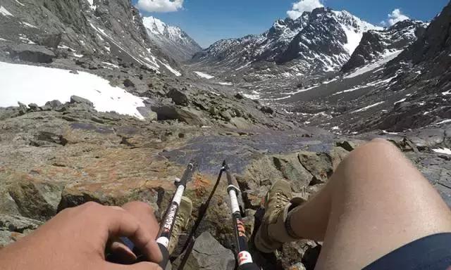 维族少年曾被当成小偷，用青春记录极限经历和令人愉悦的濒死体验