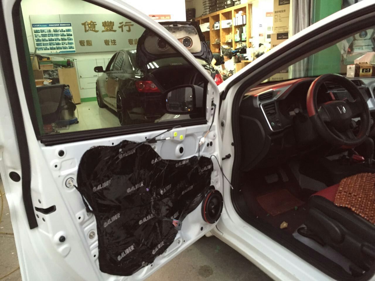 简单锋范改装,本田锋范汽车音响改装