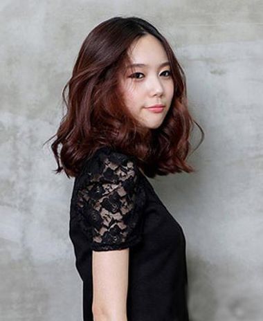 一款减龄又好看而且显脸小的发型,有哪些好看显脸小的发型