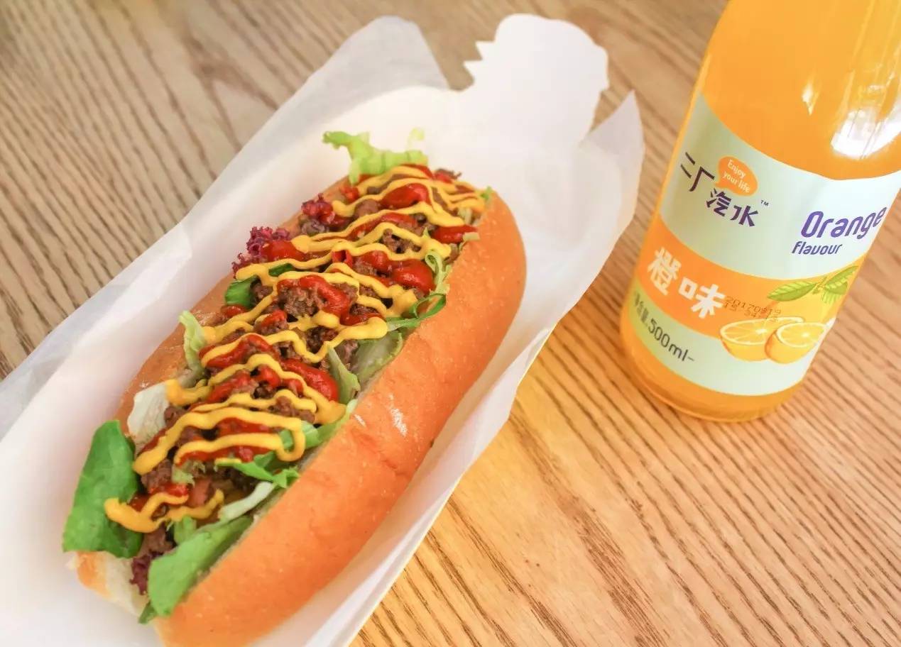 热狗来点纯正的味,超级辣的热狗