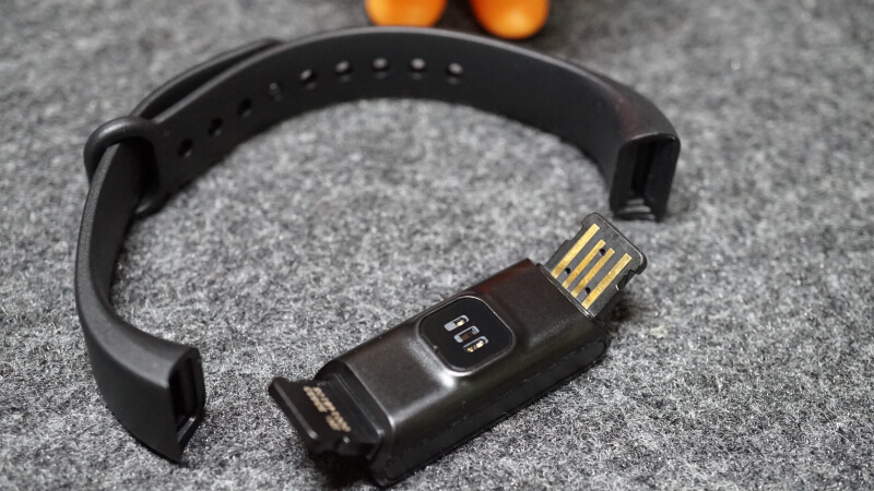 出门戴上拉卡拉,不再需要钱和卡