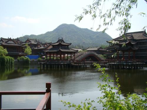 浙江金华横店影视城旅游攻略,浙江省横店旅游攻略