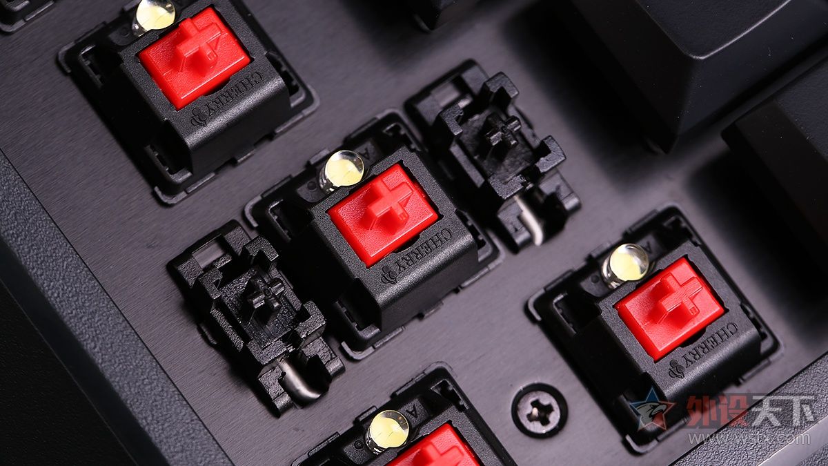 吃鸡一看就是刚入坑的萌新,吃鸡刚入坑的萌新基础教学