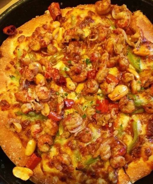 年轻人吃的美食披萨,国外最好吃的pizza