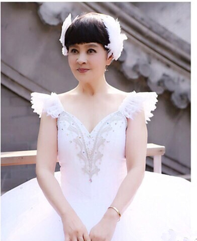 冯远征梁丹妮爱情视频,冯远征梁丹妮恩爱视频