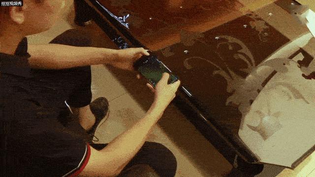 “史上最强全面屏”：怎么摔都不碎，这款手机虐哭一片友商！