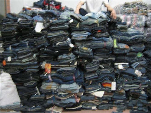 外贸原单牛仔裤,牛仔裤怎么分辨是不是垃圾货